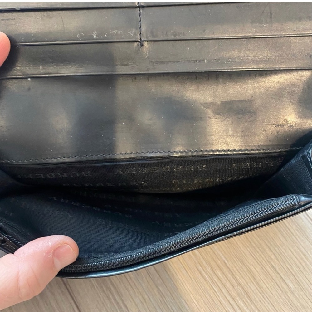 Burberry Beige Check Continental Wallet with Black and Red Accents - Picture 10 of 10